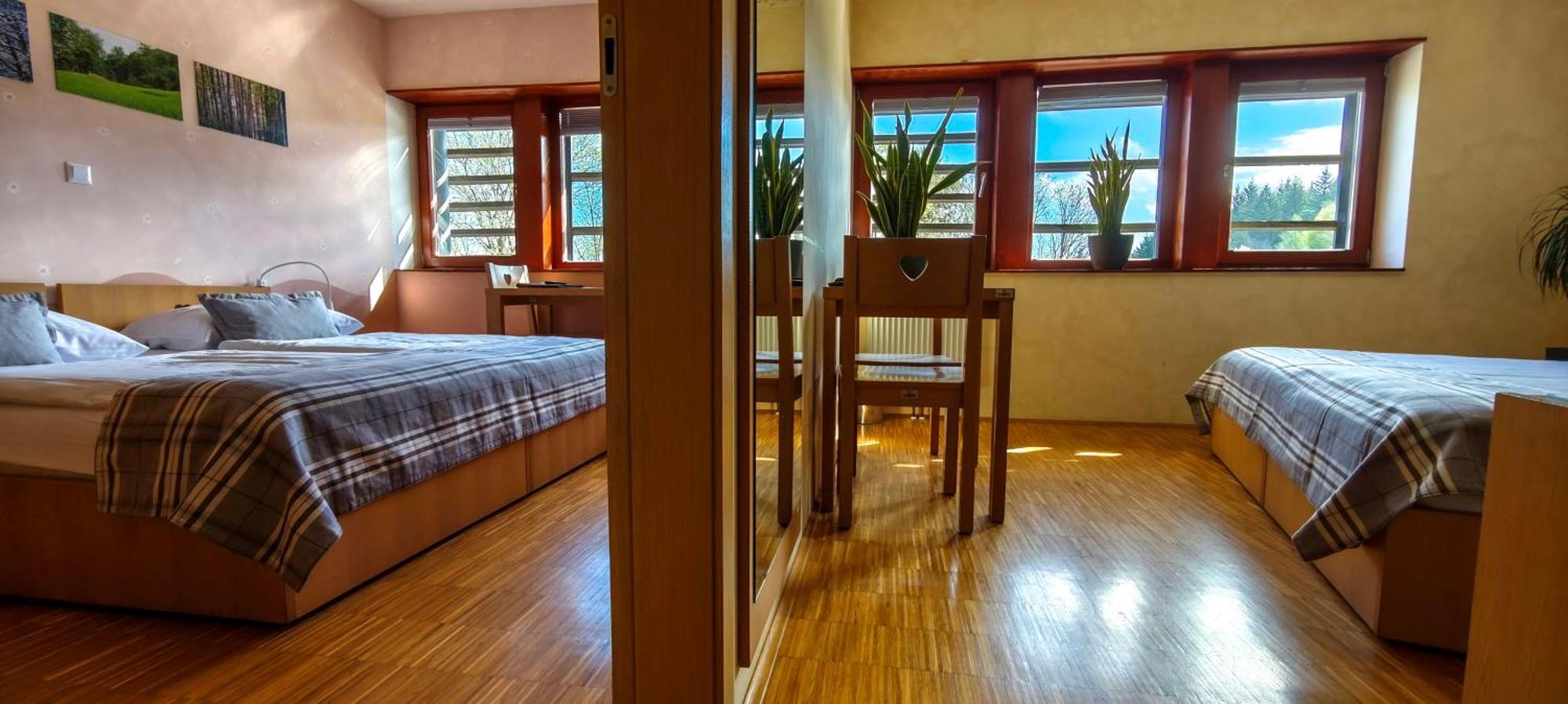 Hotel Celjska Koca Celje Esterno foto